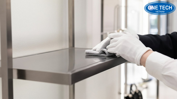 Dụng cụ vệ sinh kệ trưng bày túi xách Bộ hình dụng cụ vệ sinh kệ sắt kệ gỗ và tủ kính trưng bày túi xách