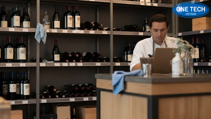 Checklist bảo trì kệ trưng bày rượu Checklist bảo trì định kỳ cho kệ trưng bày rượu dán sau quầy hoặc kho