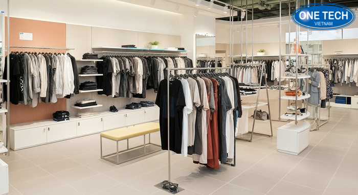 Cac loai ke trung bay shop quan ao pho bien Minh hoa cac loai ke trung bay shop quan ao pho bien trong shop hien dai